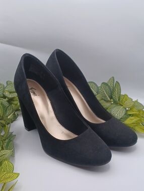 FIONI CBlack Suede Chunky Heel Pumps
